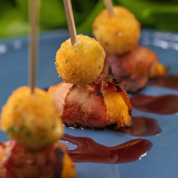 stuffed-grilled-potatoes-and-bacon